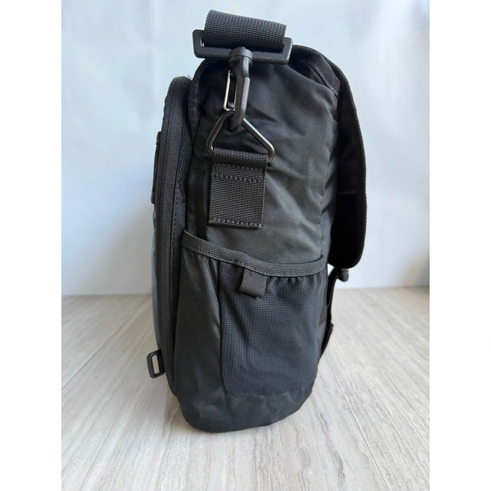 Timbuk2 Messenger Laptop Bag Black Nylon Crossbody Commuter Techwear Workwear
